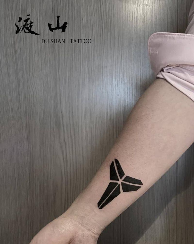 科比纹身图片_手臂科比符号纹身图案