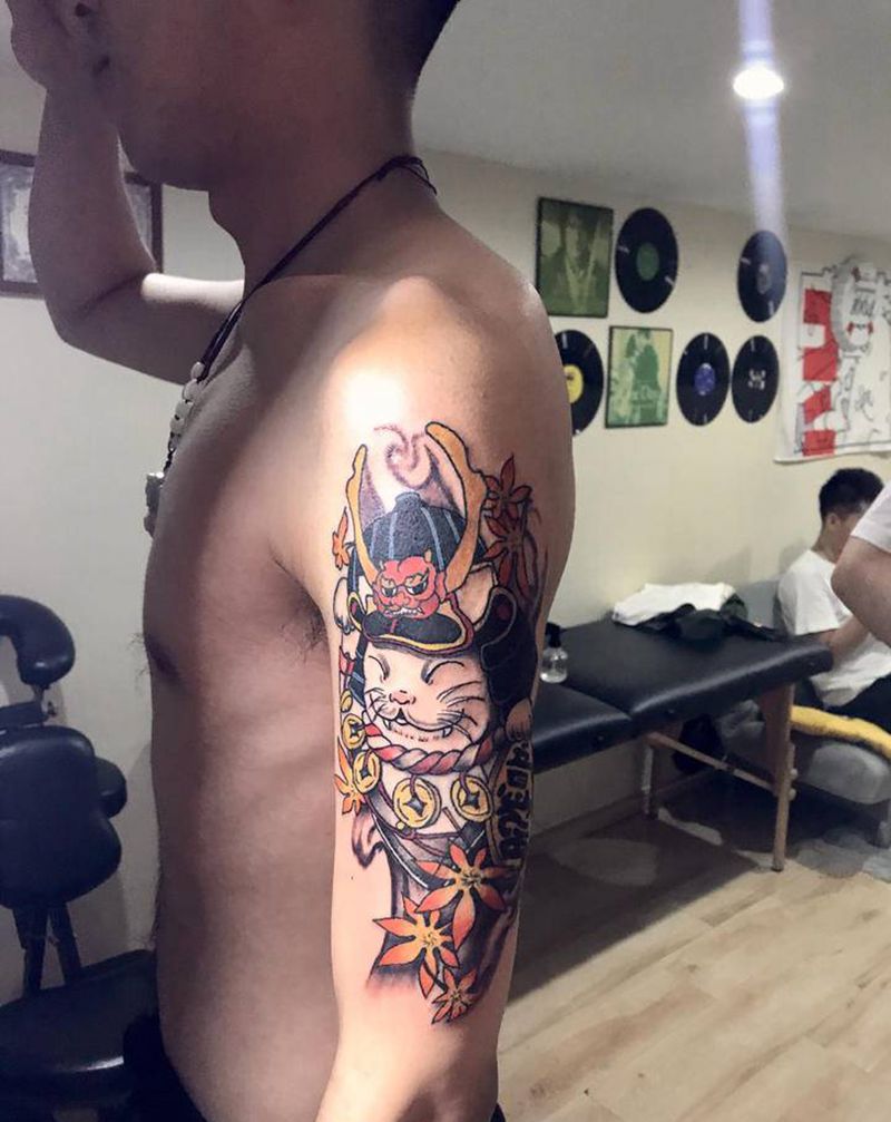 猫武士纹身图片_臀部纹身图案