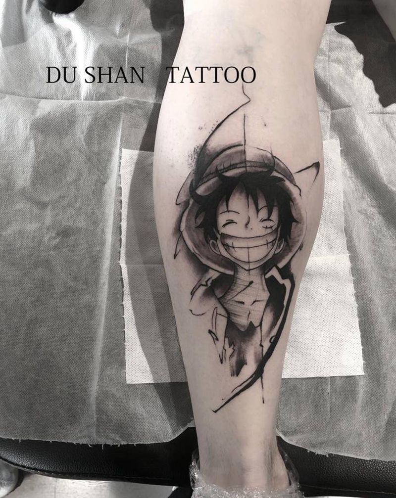 路飞纹身图片_腿部水墨纹身图案