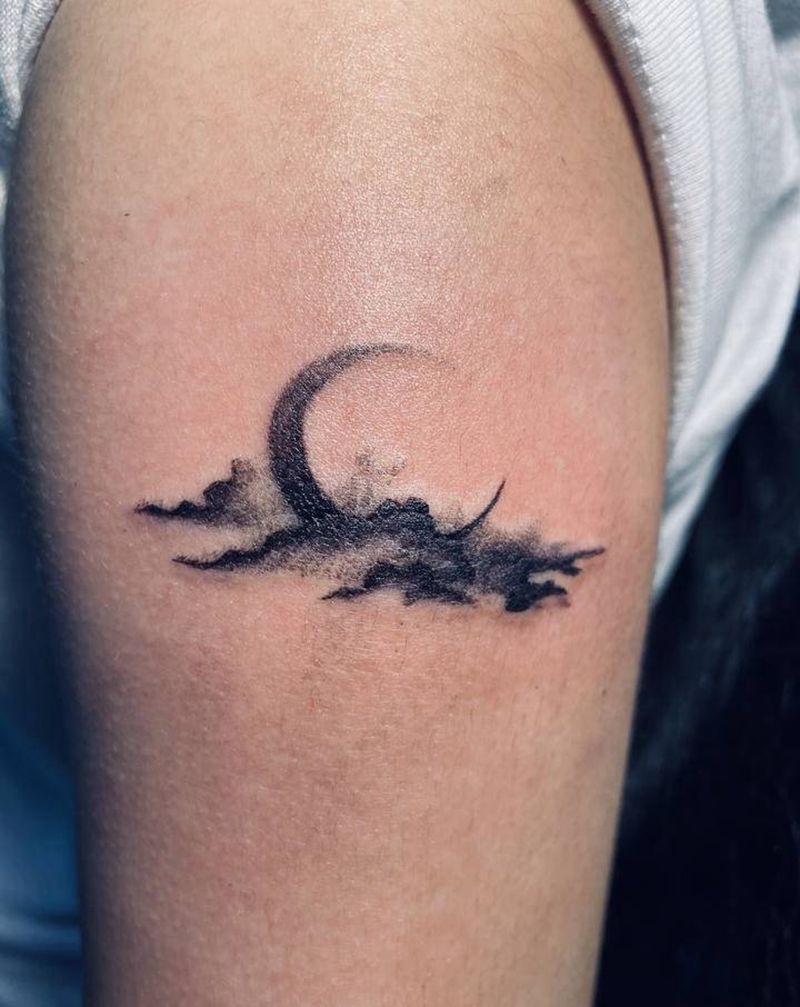 小月亮纹身图片_手臂几何纹身图案