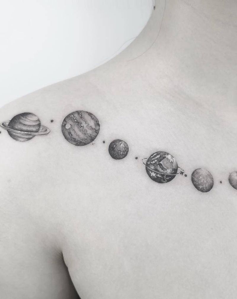 九大行星纹身图片_肩部欧美写实行星纹身图案