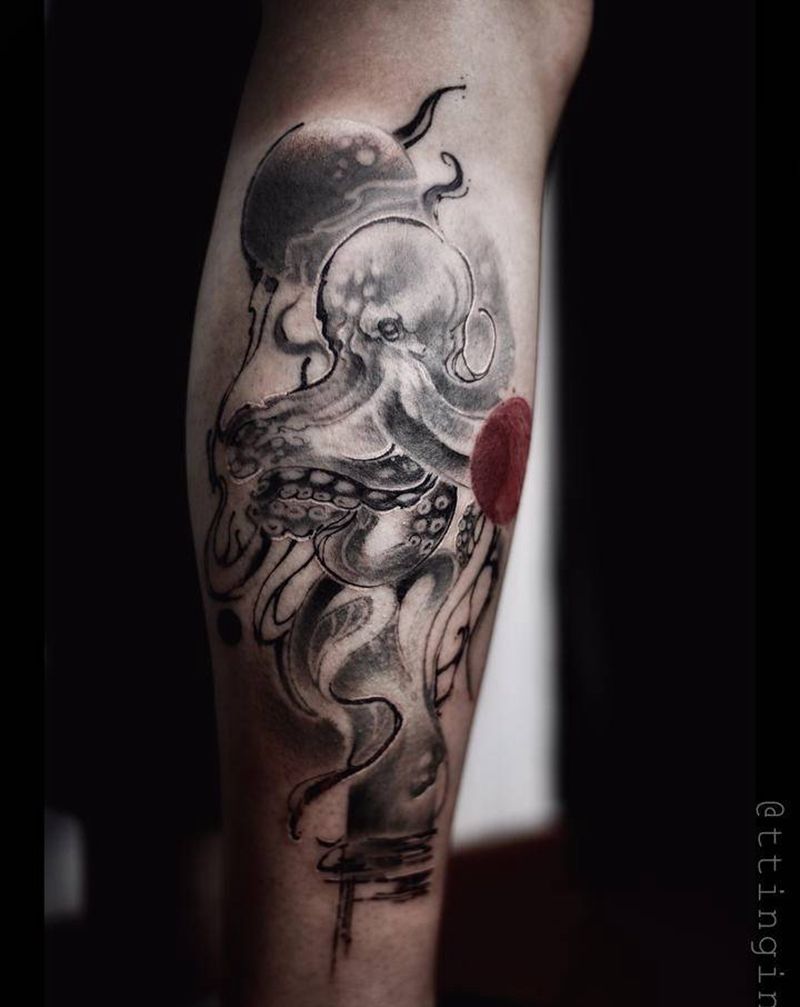 章鱼哥纹身图片_腿部水墨纹身图案