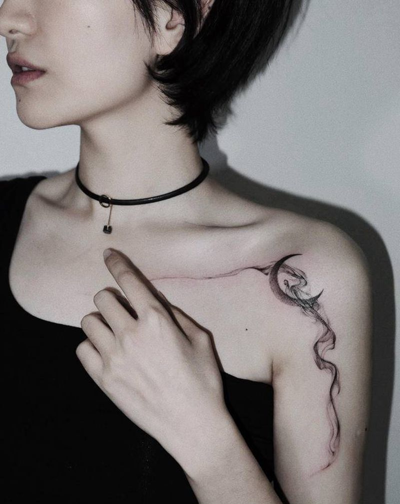 烟和月纹身图片_肩部欧美写实烟月纹身图案