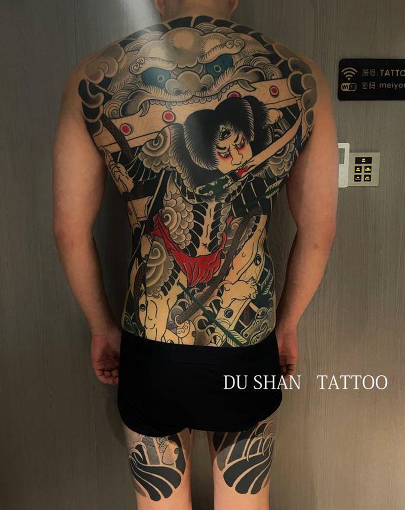 日式满背纹身图片_背部老传统纹身图案