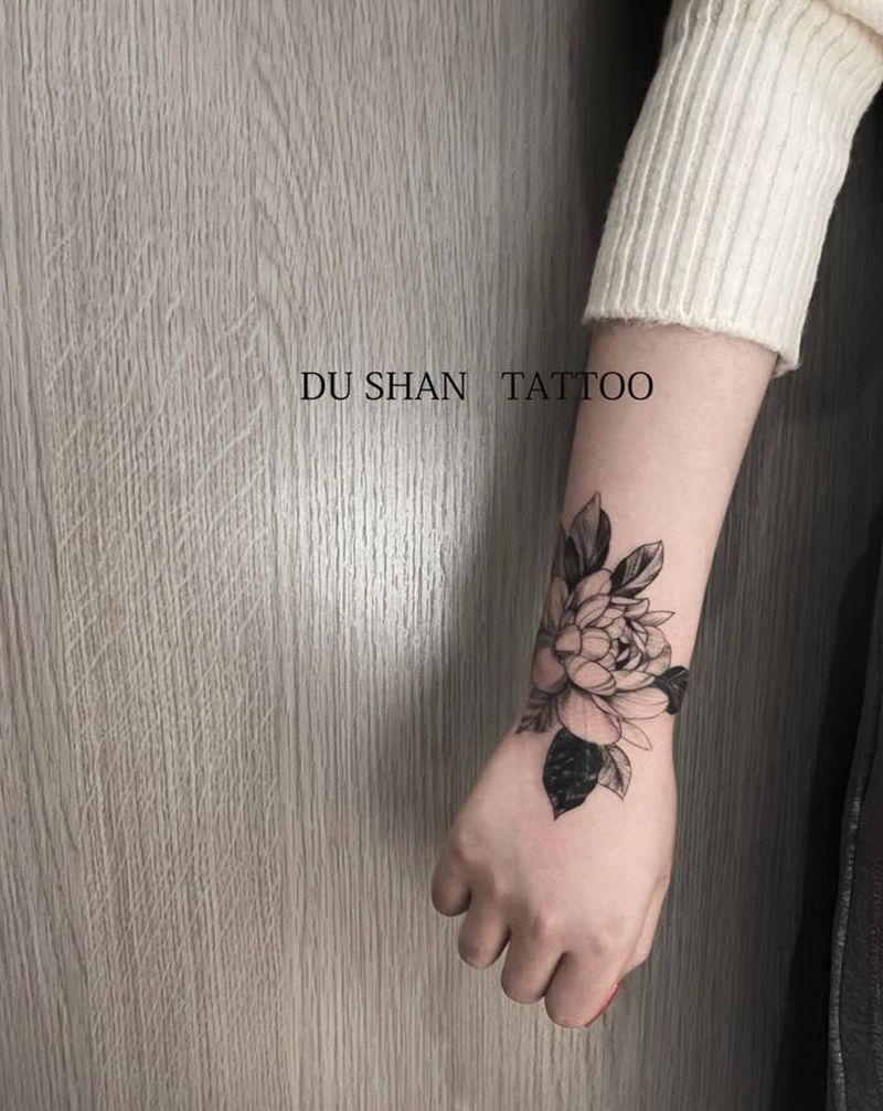 素花纹身图片_手部点刺纹身图案