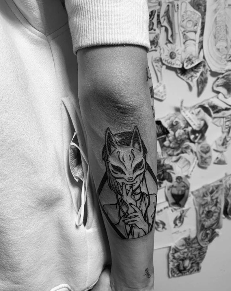 黑灰图纹身图片_手臂图腾纹身图案