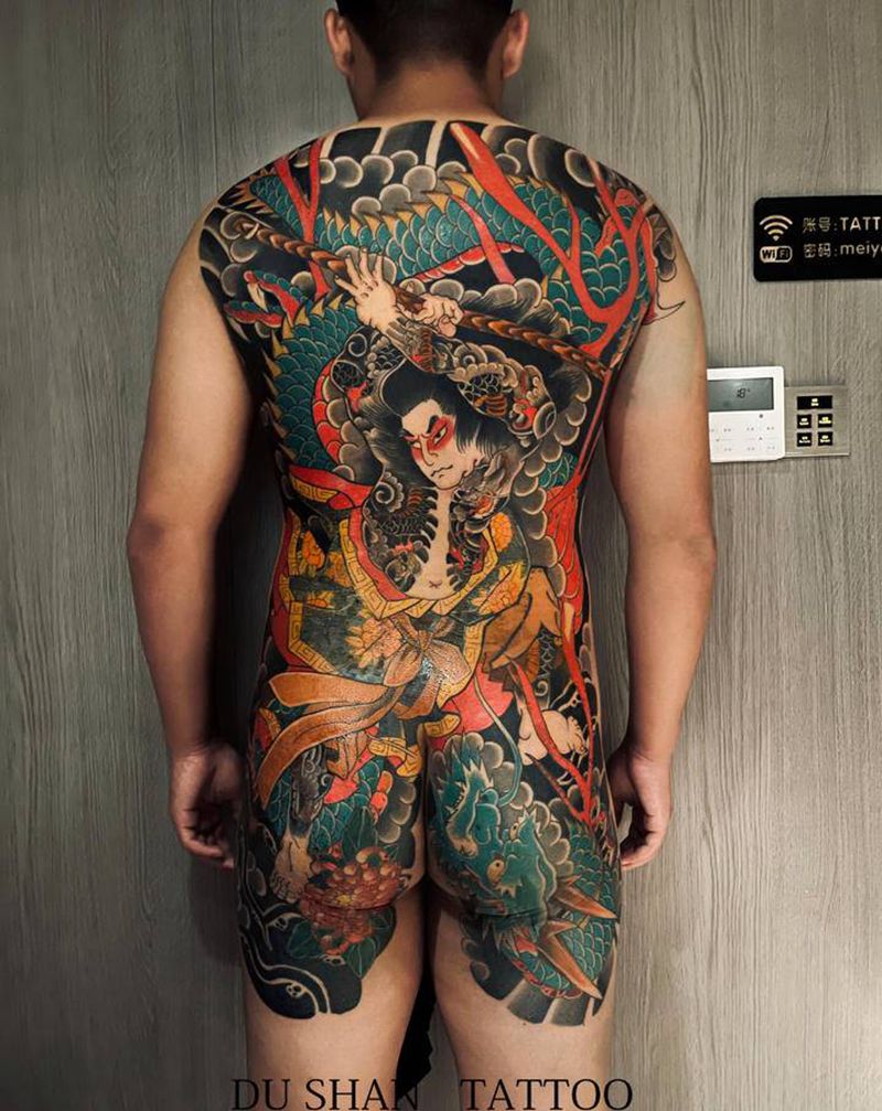 传统满背纹身图片_背部老传统纹身图案