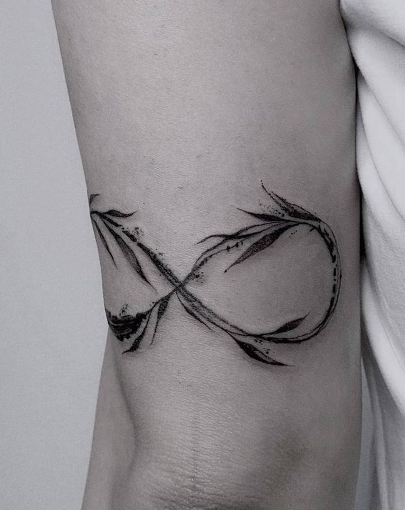 无穷大♾️纹身图片_手臂图腾纹身图案