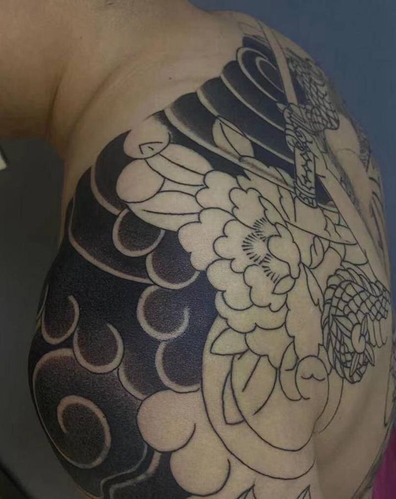 冰山一角纹身图片_老传统纹身图案