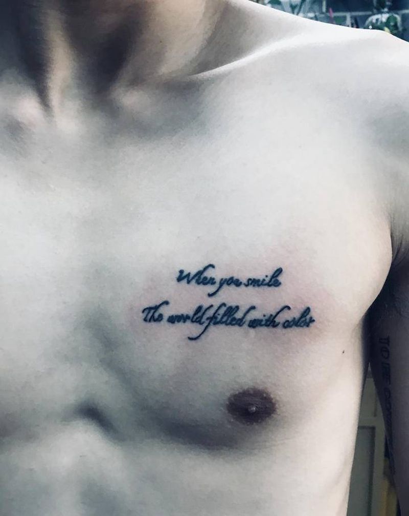 英文纹身图片_胸部纹身图案