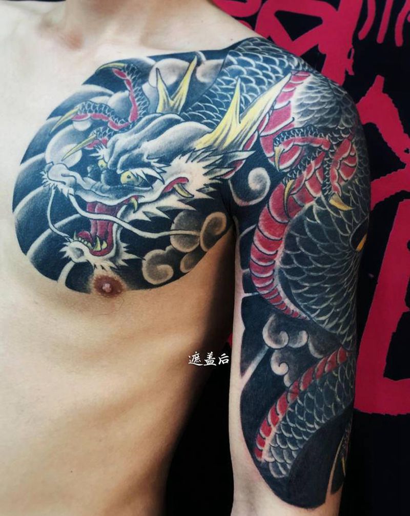 遮盖纹身图片_手部肩部老传统纹身图案