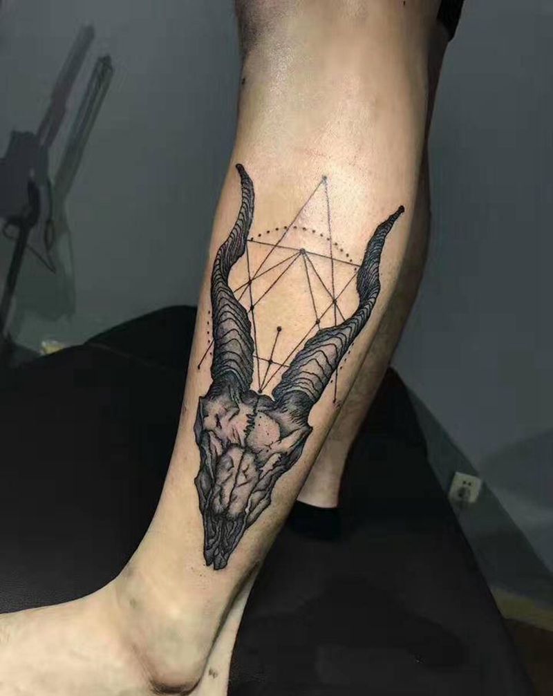 头骨纹身图片_腿部几何纹身图案