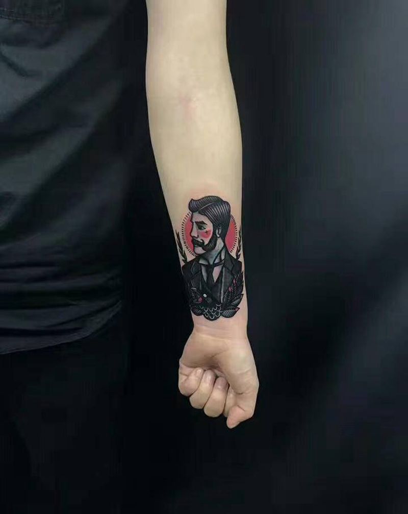 发型师纹身图片_手臂Old School纹身图案