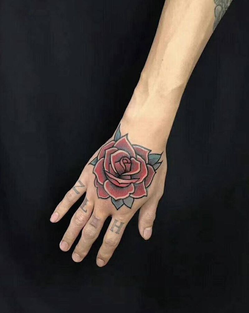 手背修改纹身图片_手部Old School纹身图案