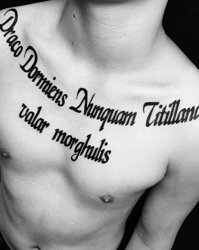 英文纹身图片_胸部纹身图案