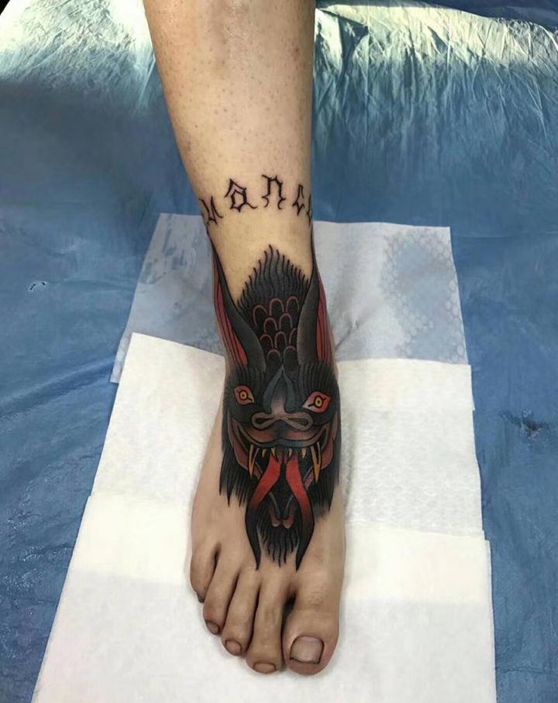 蝙蝠纹身图片_脚部Old School纹身图案