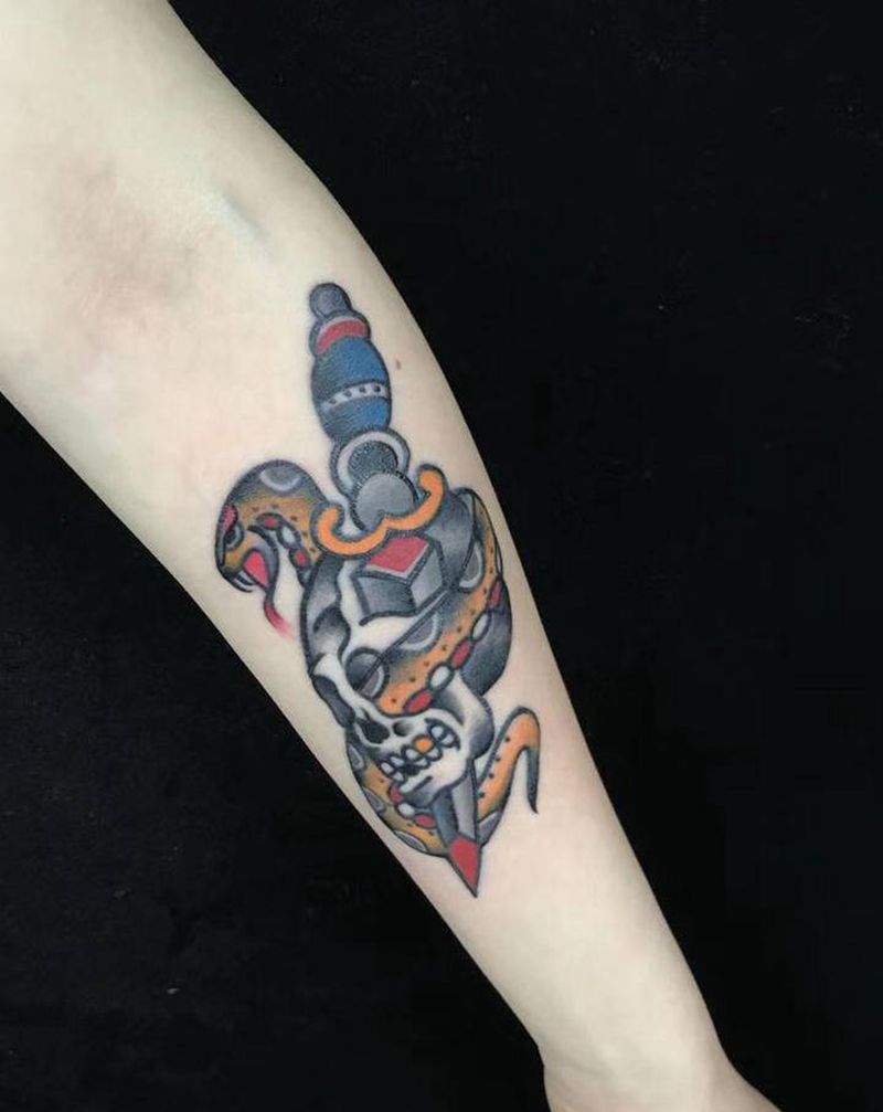 蛇纹身图片_手臂Old School纹身图案