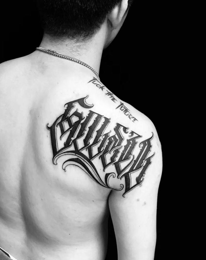 字体纹身图片_肩部花体字纹身图案