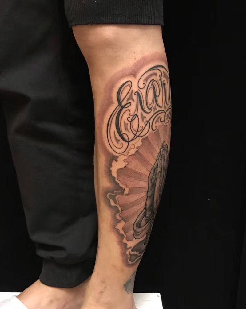 字体纹身图片_腿部欧美写实花体字纹身图案