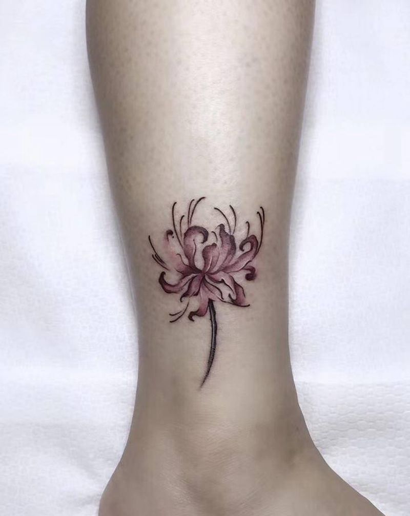 彼岸花纹身图片_腿部新传统纹身图案