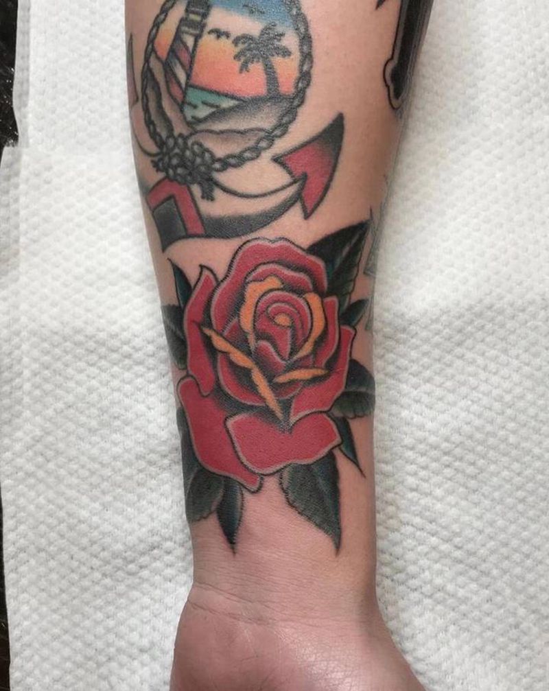 花纹身图片_手臂Old School纹身图案