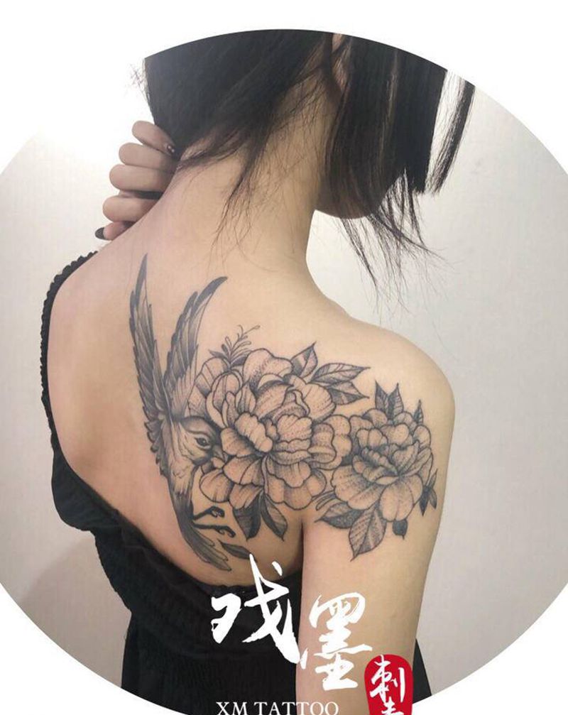鸟纹身图片_肩部背部点刺纹身图案