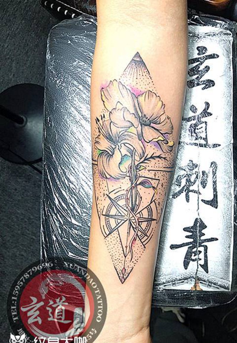 小臂花纹身纹身图片_手臂点刺几何纹身图案