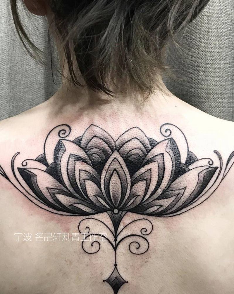 梵花纹身纹身图片_背部图腾几何梵花纹身图案