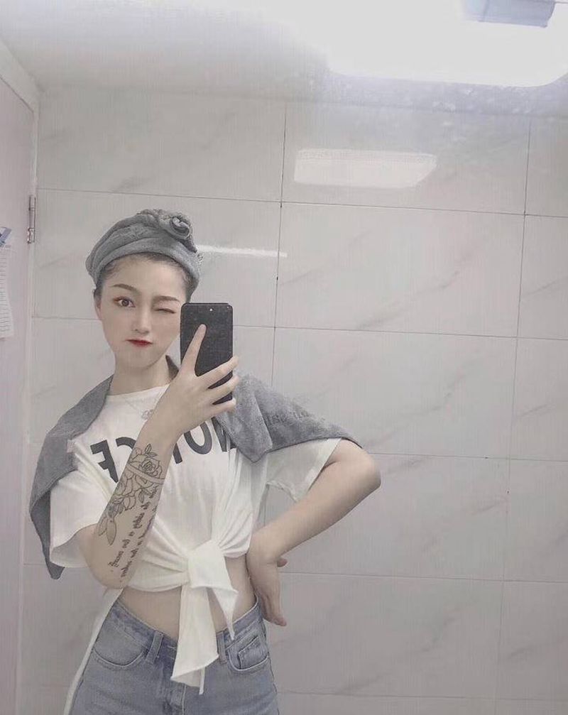 素花纹身图片_胸部手臂老传统新传统纹身图案