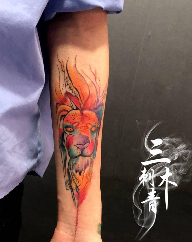 五彩斑斓的狮子纹身图片_手部手臂Old School纹身图案