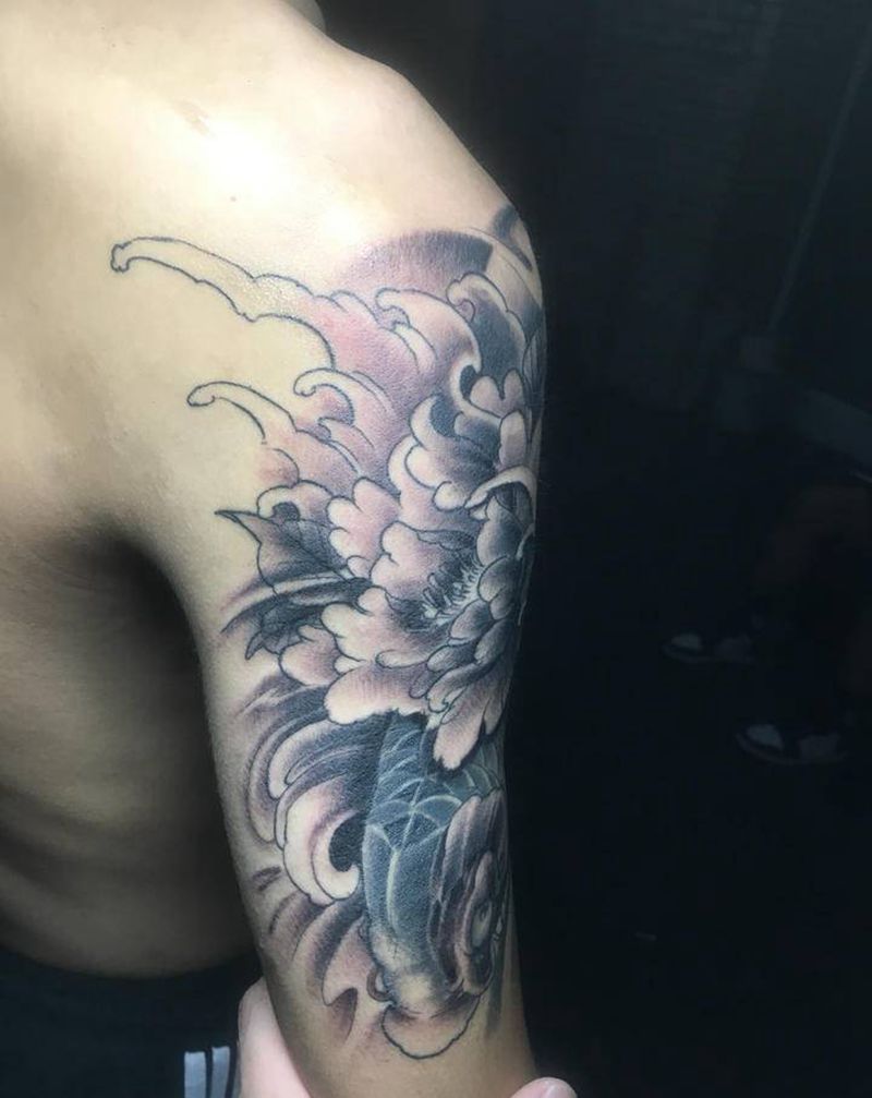 鲤鱼纹身图片_手臂新传统纹身图案