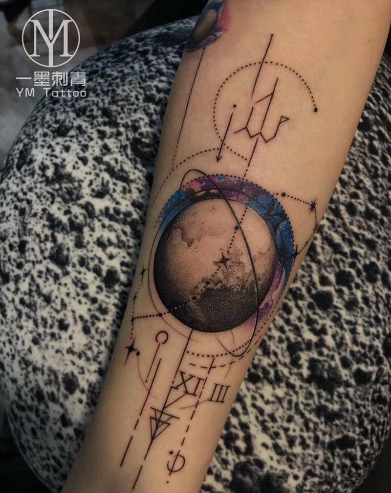 星球纹身图片_手臂肩部点刺欧美写实纹身图案