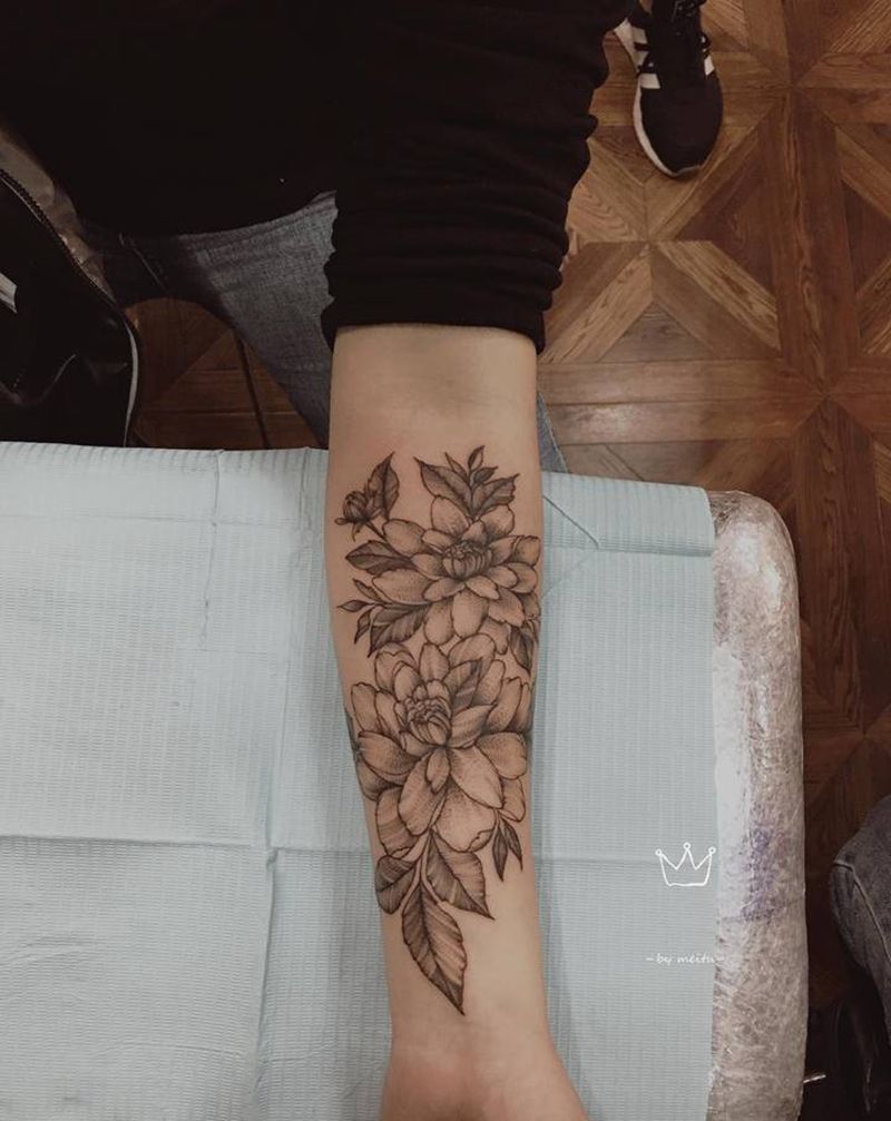 小臂素花一枚纹身图片_手臂花纹身图案