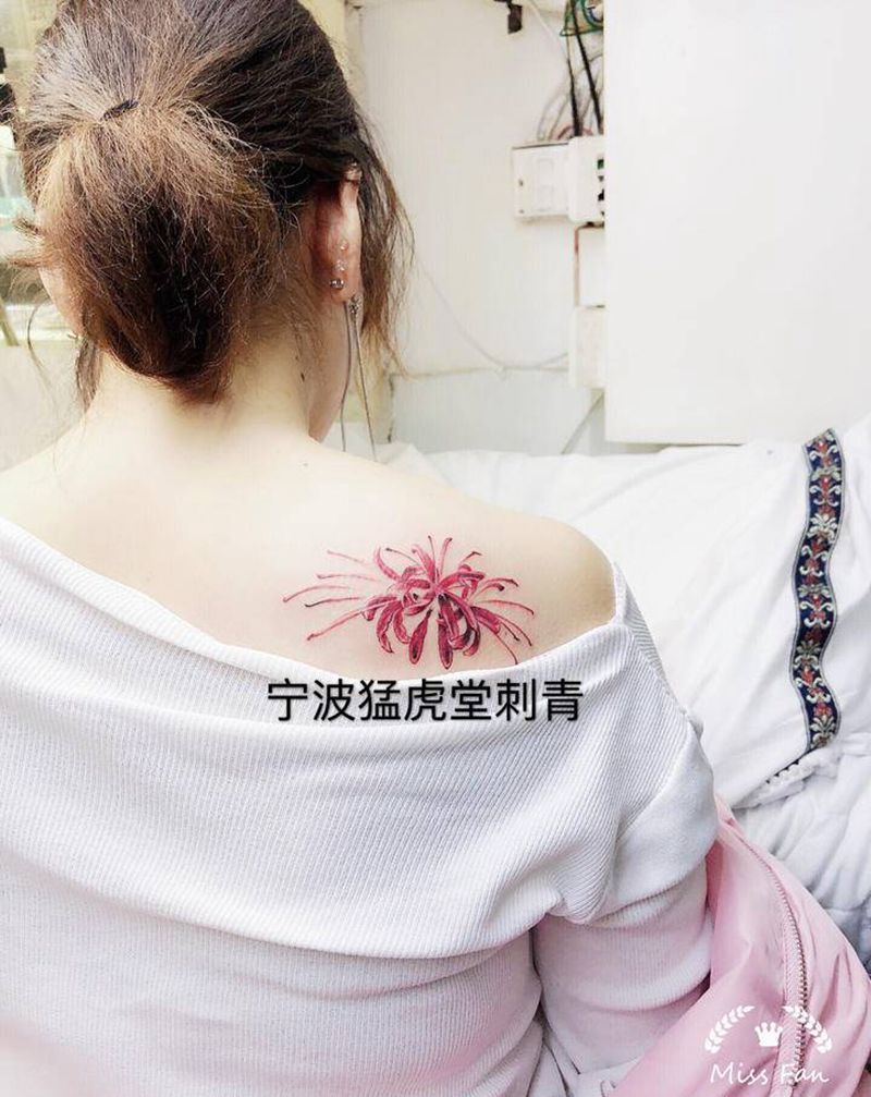 彼岸花纹身图片_手臂胸部新传统纹身图案