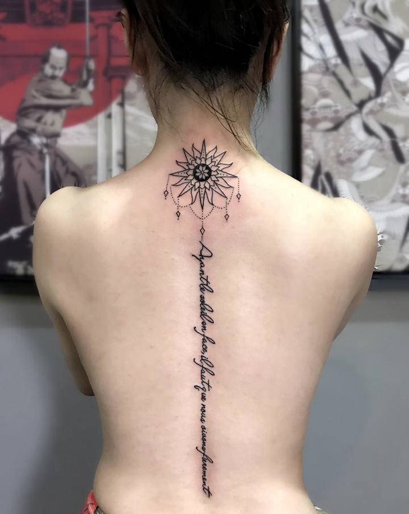 脊柱小清新纹身图片_肩部背部几何新传统纹身图案