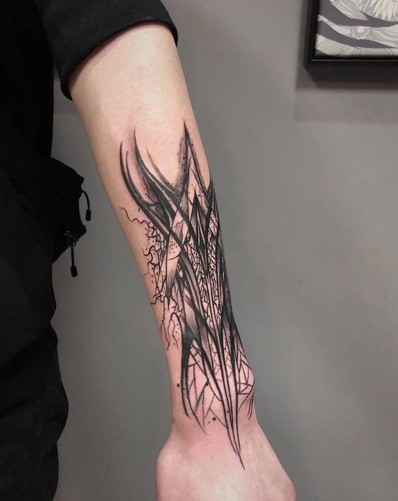 小臂个性花体纹身图片_手臂手部新传统花体字纹身图案