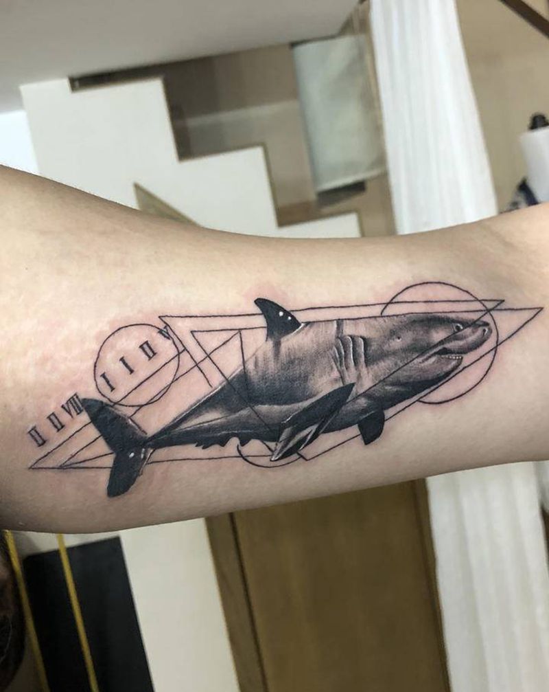 鱼头豆汤纹身图片_手臂纹身图案