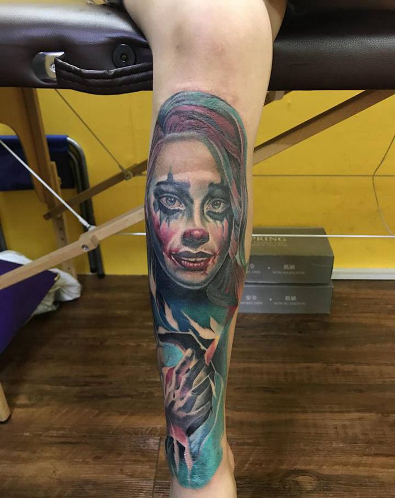 欧美彩色肖像纹身图片_腿部欧美写实欧美肖像彩色肖像纹身图案