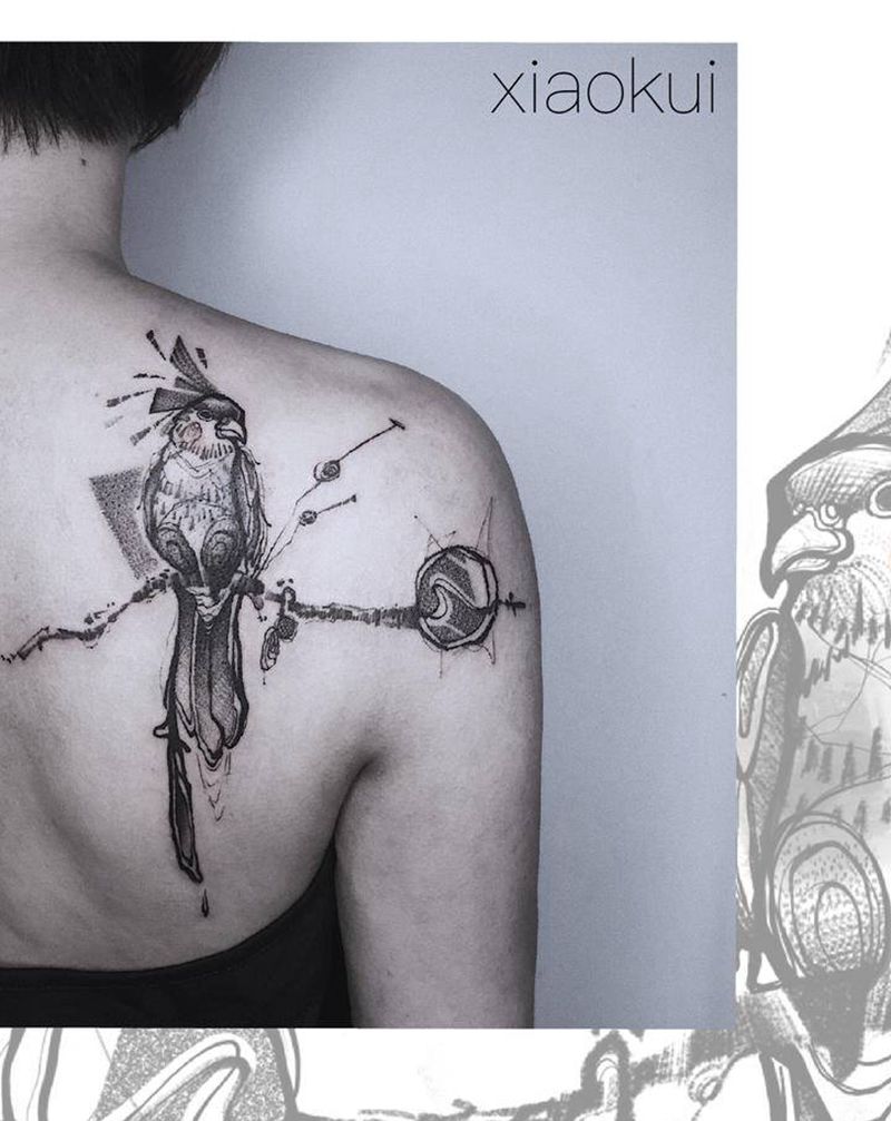 凤尾鹦鹉纹身图片_背部个人风格原创设计纹身图案