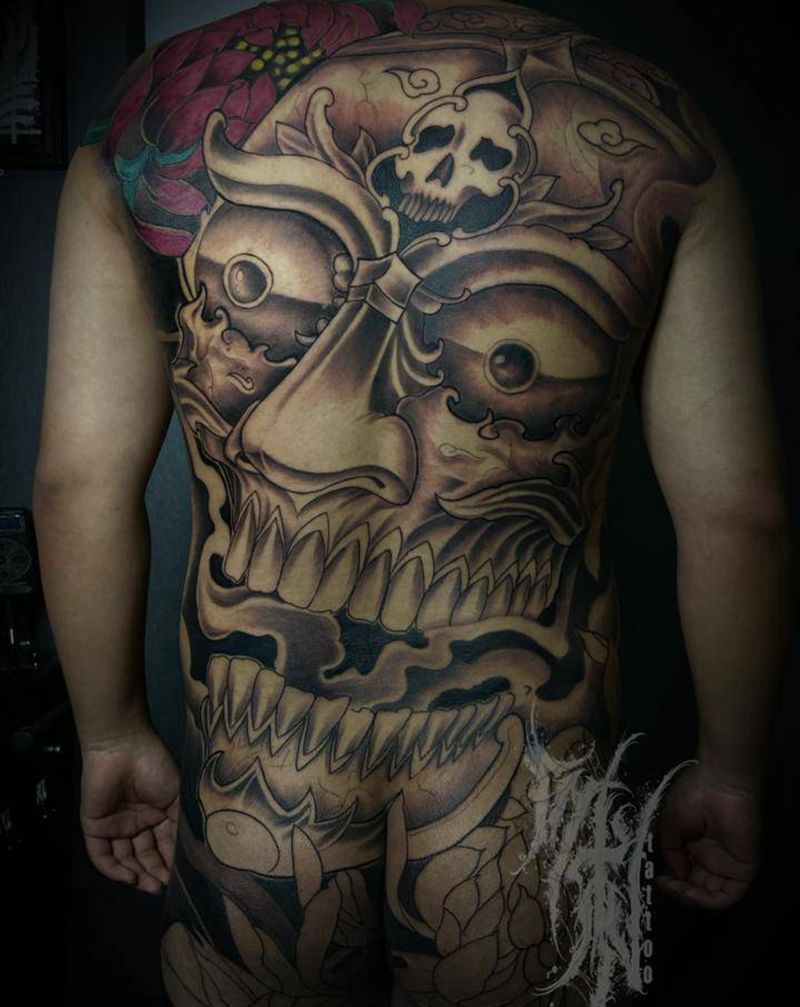 满背嘎巴拉纹身图片_背部新传统纹身图案