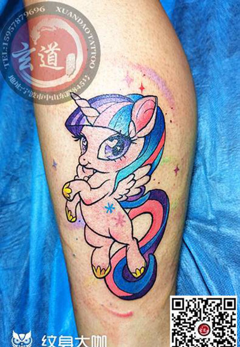独角兽纹身图片_手臂水彩纹身图案
