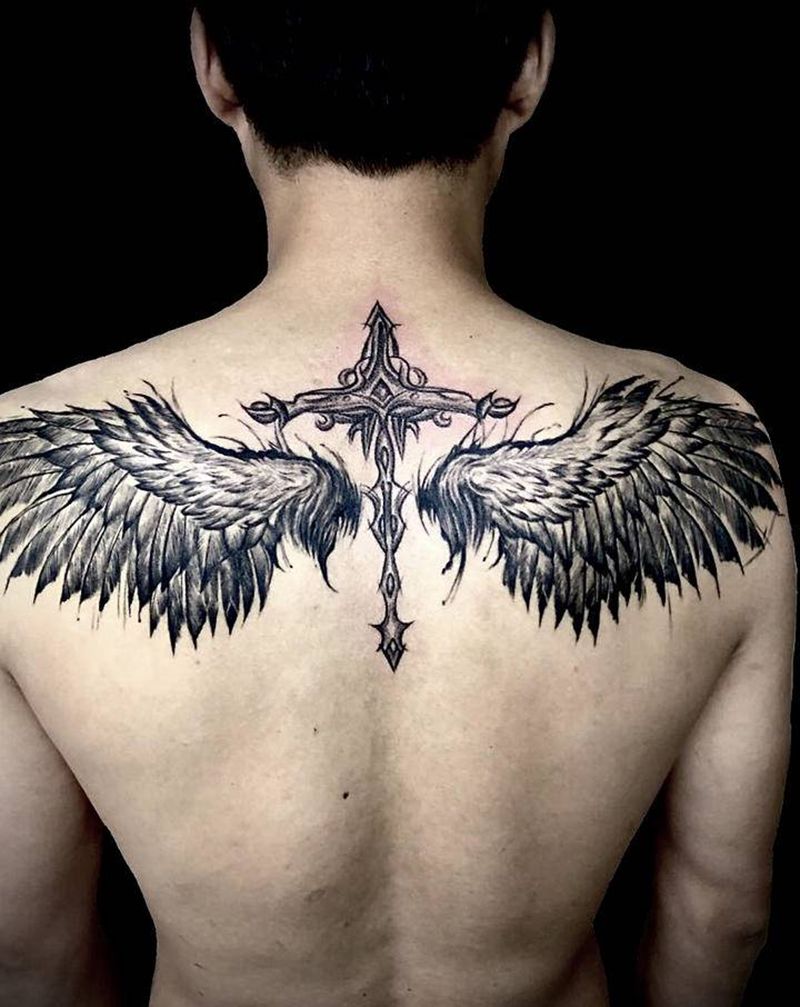 翅膀硬了纹身图片_肩部纹身图案