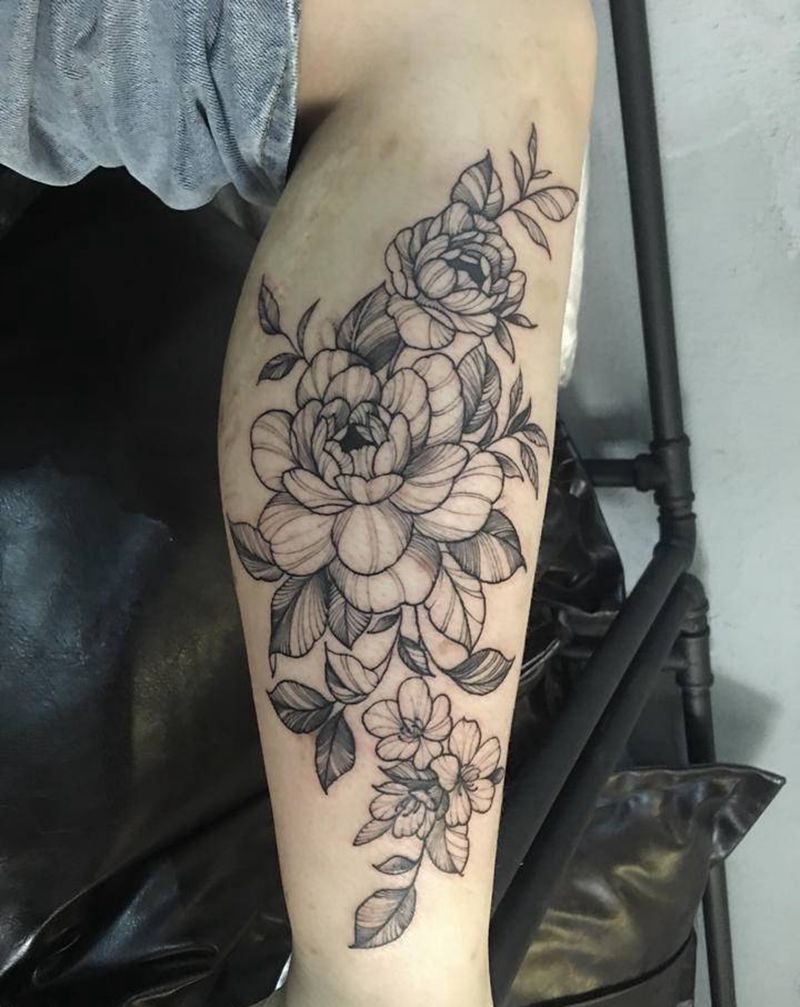 小腿素花纹身图片_腿部新传统素花纹身图案