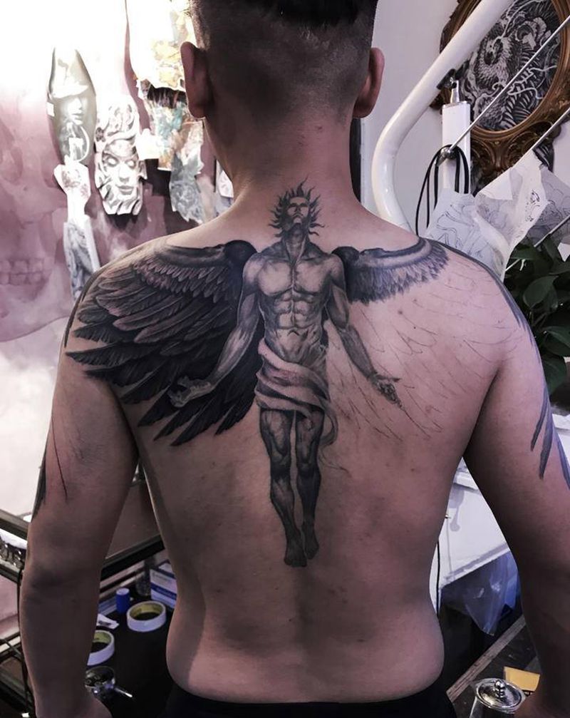 天使纹身纹身图片_背部欧美写实天使翅膀纹身图案