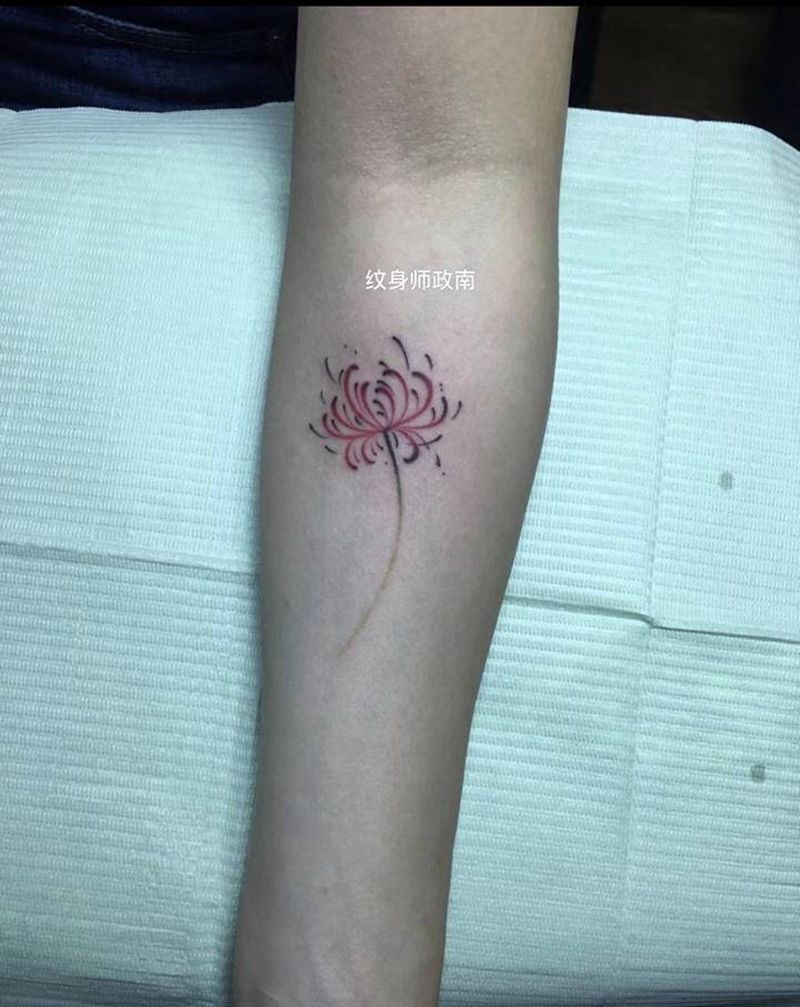 彼岸花纹身图片_手部水彩彼岸花纹身图案