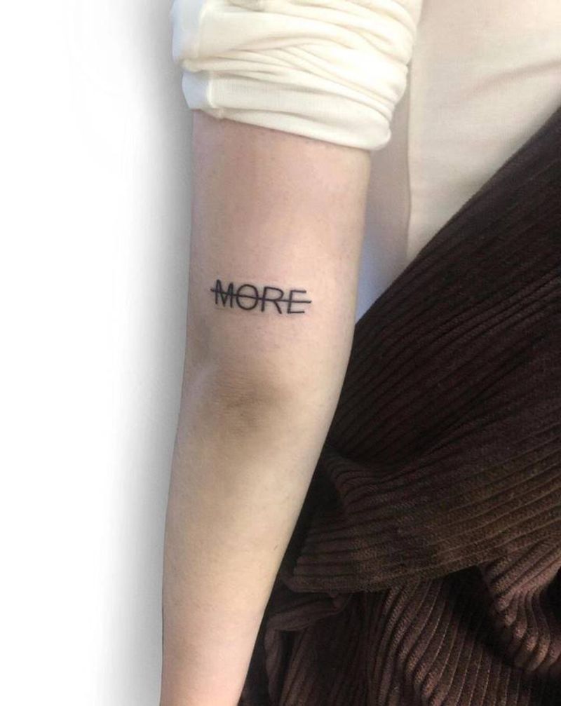 more 小英文纹身图片_手部单词英文纹身图案