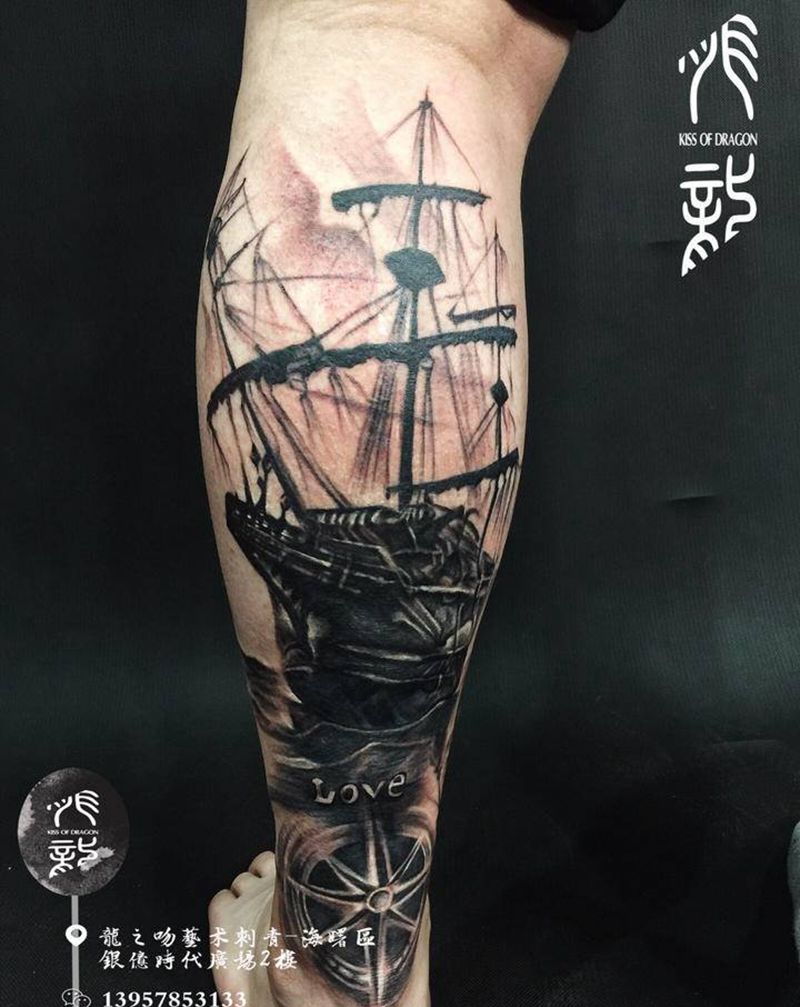 帆船遮胎记设计纹身图片_腿部欧美写实纹身图案