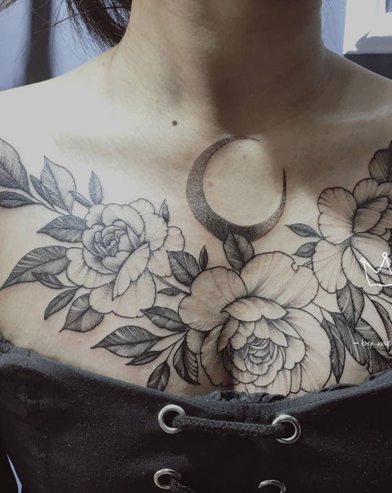 花胸素花纹身纹身图片_胸部点刺素花纹身图案