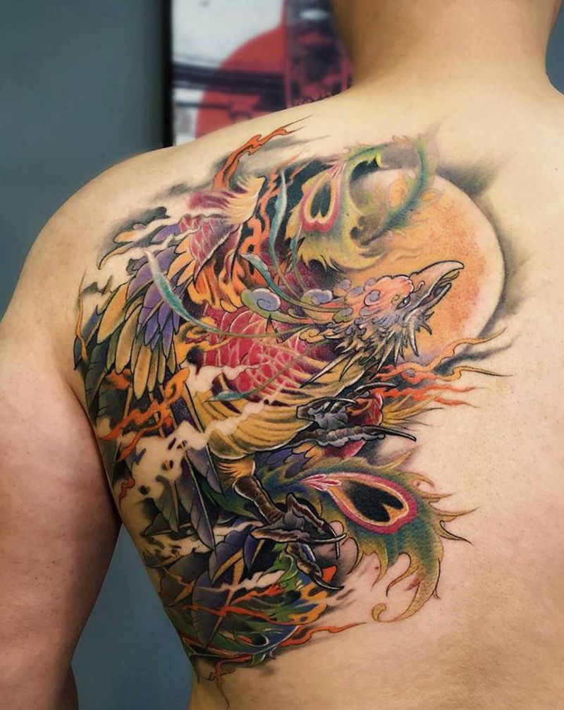 后背凤凰纹身图片_肩部背部新传统水彩凤凰纹身图案
