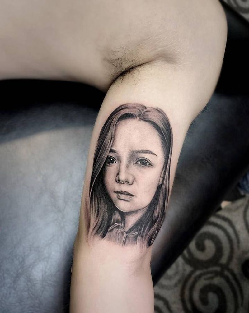 女友肖像纹身纹身图片_手臂手部欧美写实肖像纹身图案